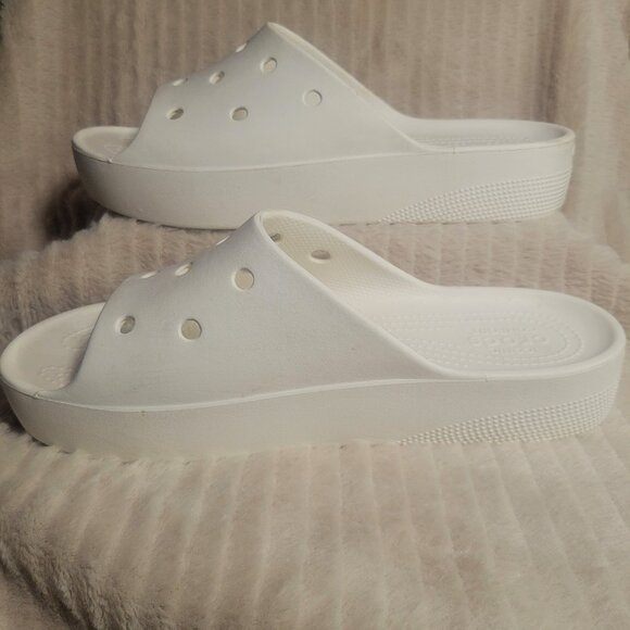 Crocs Women's Classic Platform Slide in White - Size 11 - Picture 7 of 8